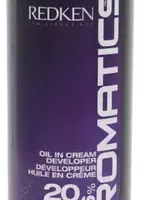 Chromatics se mezcla en una proporción 1:1 con reveladores Oil-in-Cream de volumen 10, 20 o 30 para lograr un máximo de 3 niveles de decoloración y hasta un 100 % de cobertura de las canas. Luego, puedes, aplicarlo con la ayuda de un recipiente y una brocha siguiendo un método de aplicación Tradicional o una Aplicación Virgen Moderna. No se debe sustituir el revelador Chromatics Oil in Cream por ningún otro revelador. Podría causar resultados impredecibles.